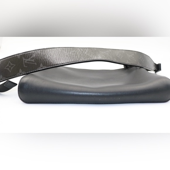 Louis Vuitton dark infinity leather crossbody bag - Picture 7 of 11